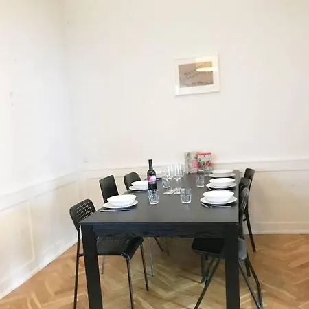 Apartment Picturesque Flat In A Popular Place In